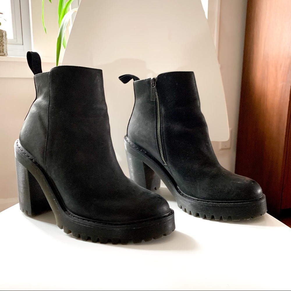 Dr Martens Magdalena boots
